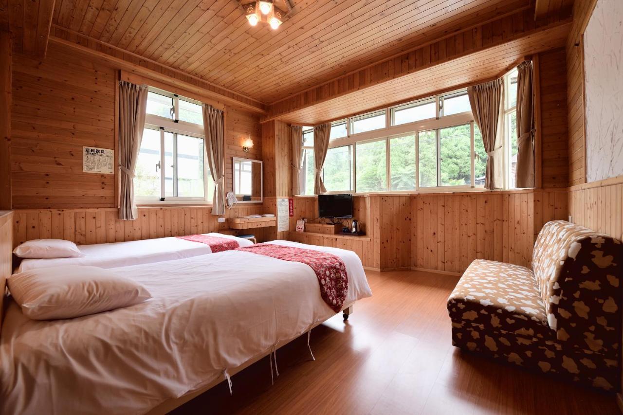 溪頭桂竹山莊民宿 Lugu Extérieur photo